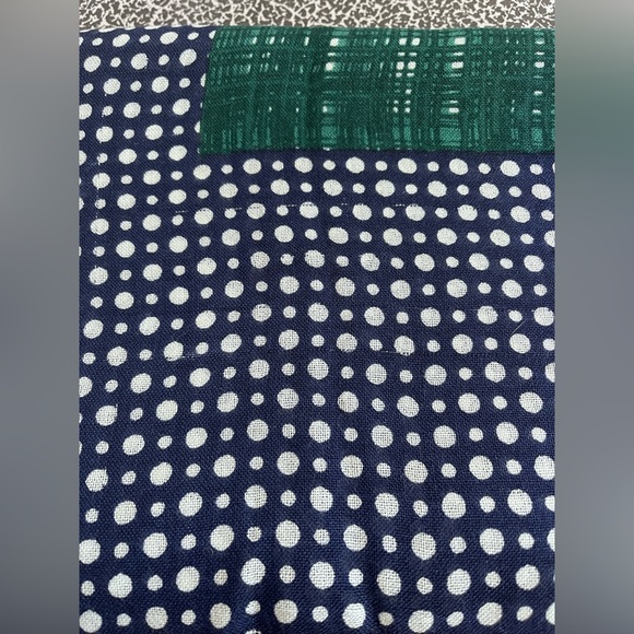 🧣 Tory Burch Long Rectangular Scarf - Picture 4 of 8